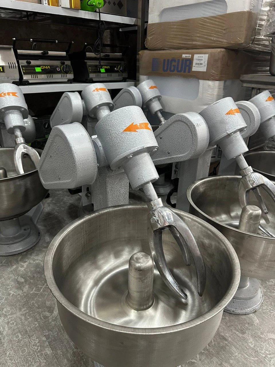 Xəmir yoğuran aparat